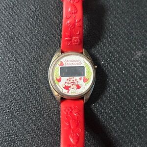 Vintage STRAWBERRY SHORTCAKE Girls Digital Wrist Watch